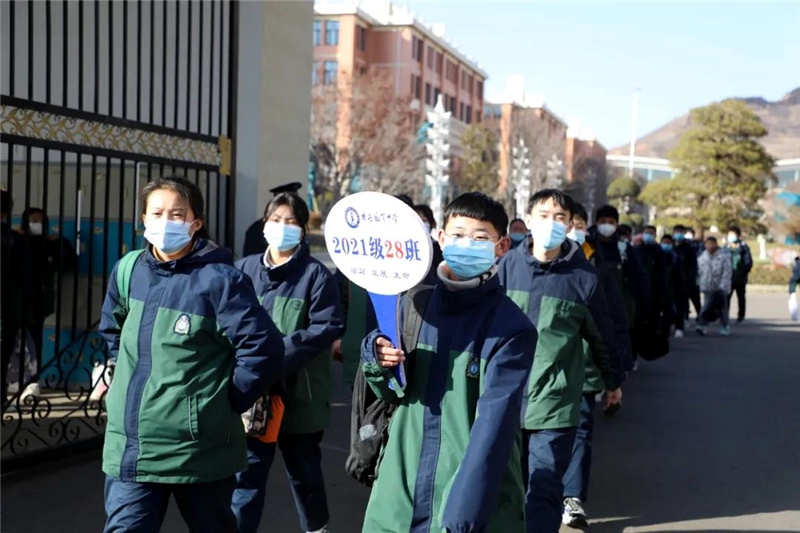 攔壩筑島護平安