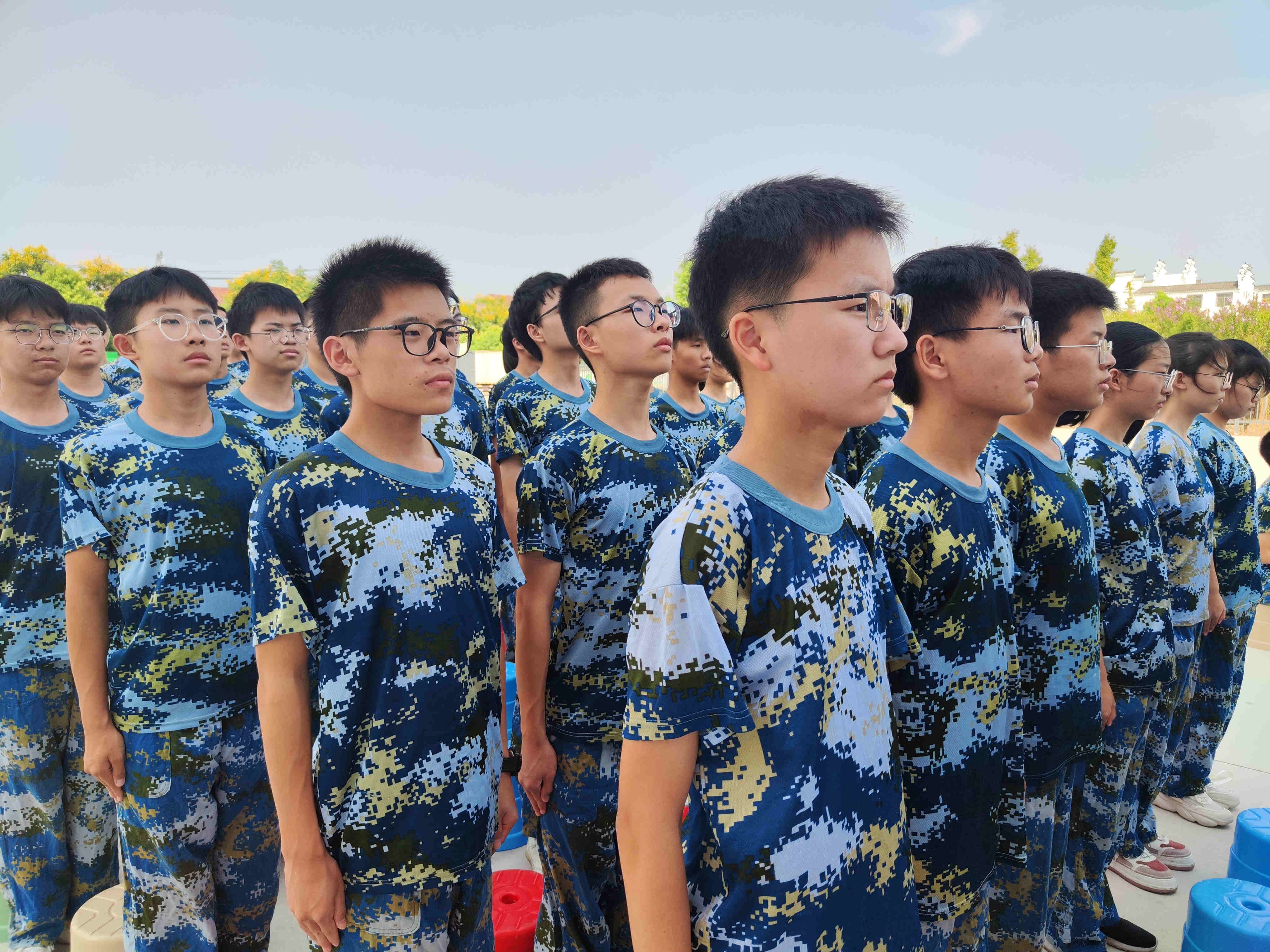 監(jiān)利中學(xué)高二年級開啟校外教育活動
